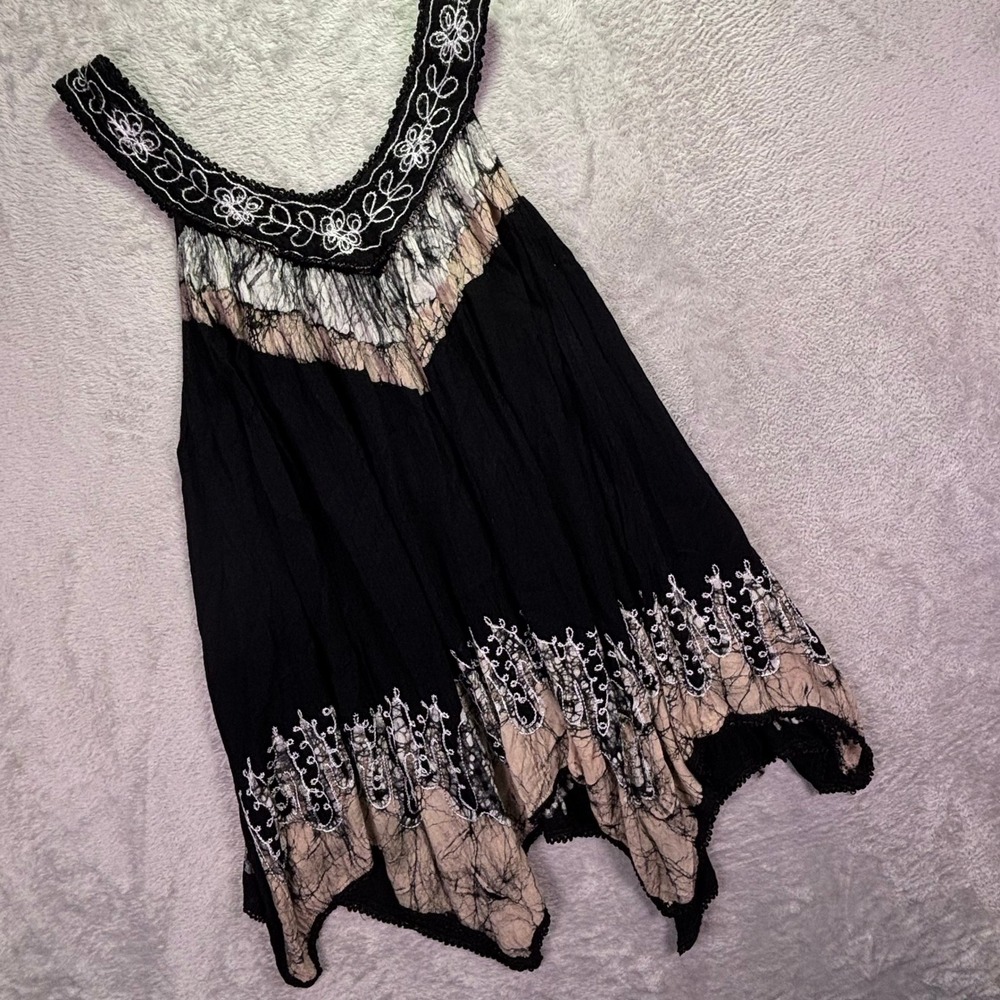 Advance Apparels Women Tunic Free Size Black Batik Embroidered Sharkbite‎ Hem